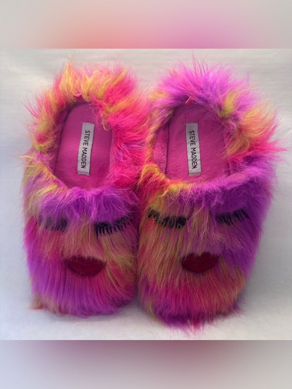 Steve Madden Pink Fuzzy Faux Fur Monster Novelty Slippers Medium 7/8
